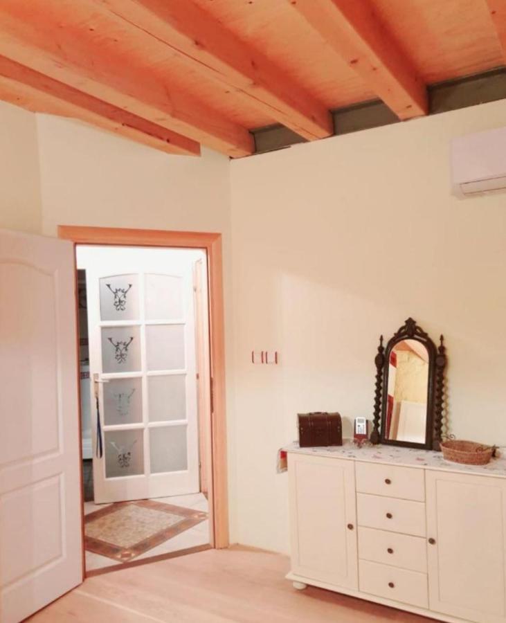 Hvar Heart Heritage Stone House 2 Floors, Up To 6 Persons Vikendica
